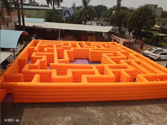Turuncu 100SQM Açık Hava Parkı Oyun Alanı Şişme Labirent Kiralık