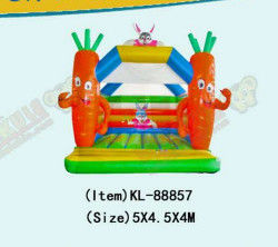 Rabbit Water Resistant Inflatable Castle Untuk Penjaga Luar Ruang