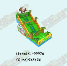 Orman Hayvanları Palmiye Ağaçlarıyla Şişme Maymun Kaydırma