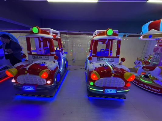 Para ile çalışan sallanan arabalar Dinamik müzik ve çocuklar için neşeli şarkılar