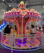 Para ile çalışan sallanan arabalar Dinamik müzik ve çocuklar için neşeli şarkılar